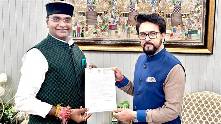 मंत्री श्री सारंग ने केंद्रीय खेल मंत्री श्री ठाकुर से नई दिल्ली में की मुलाकात